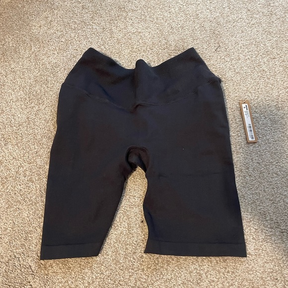 SKIMS Recycled Nylon Bike Shorts - Picture 7 of 7